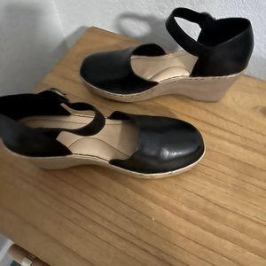 Born brand wedge shoes